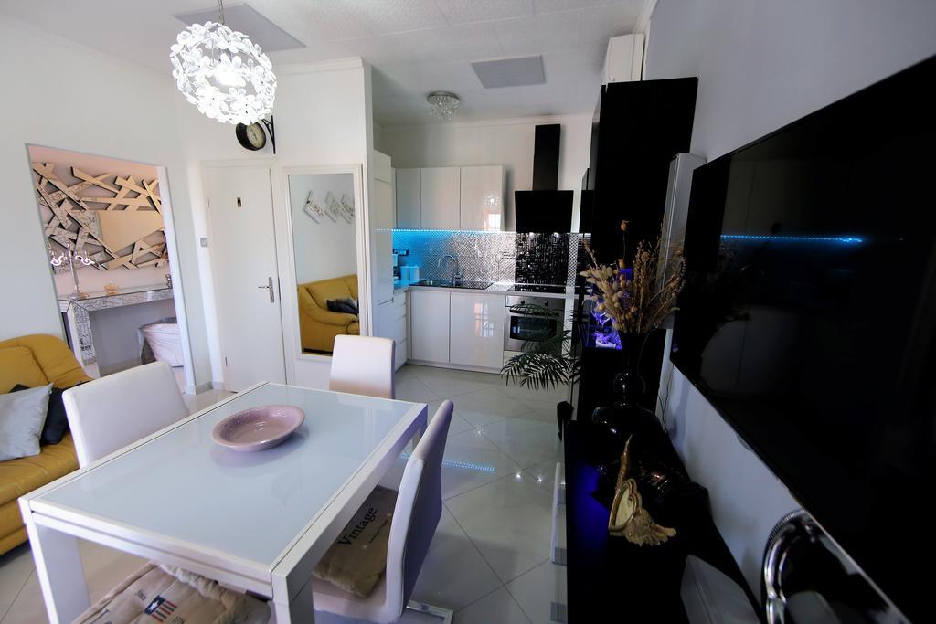 Villa Long Island Luxury Residence, Sali Dugi Otok-Private Parking,Next To Beach Exterior photo